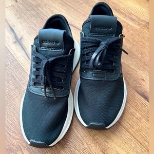 Kids Nike Sneakers, size 5Y